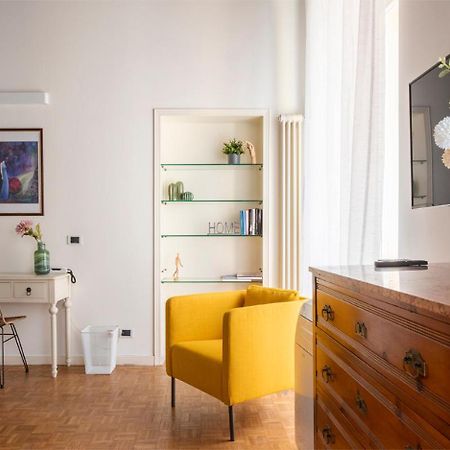 Charming Joivy Flat Next To Duomo Di โกโม ภายนอก รูปภาพ