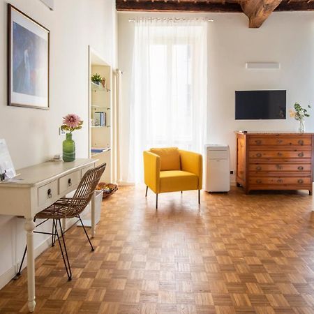 Charming Joivy Flat Next To Duomo Di โกโม ภายนอก รูปภาพ