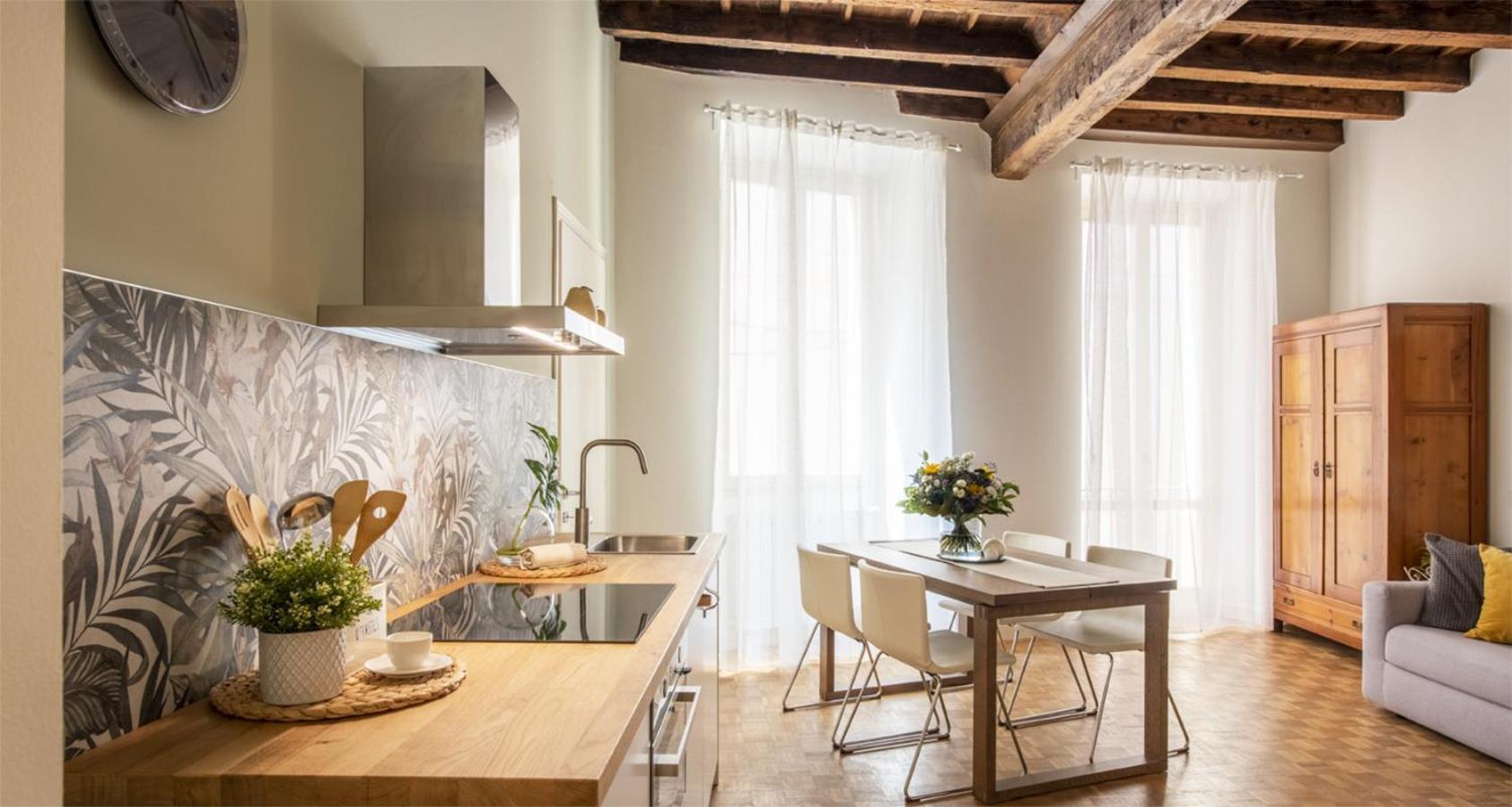 Charming Joivy Flat Next To Duomo Di โกโม ภายนอก รูปภาพ