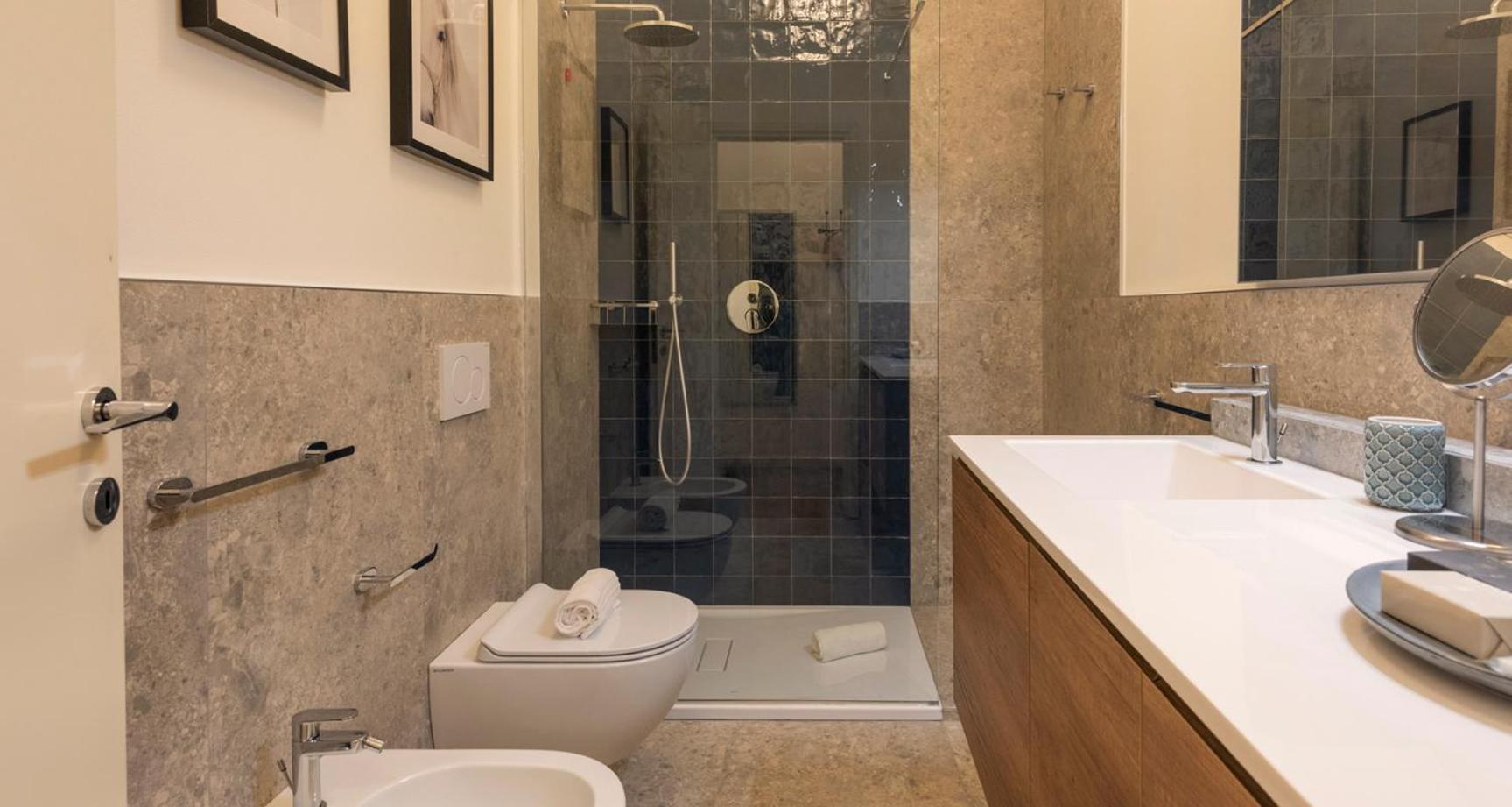 Charming Joivy Flat Next To Duomo Di โกโม ภายนอก รูปภาพ